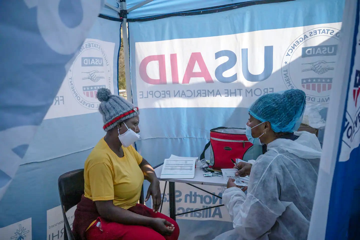 Riesgo mundial de que resurja epidemia de VIH por recortes de financiamiento de EU: Onusida
